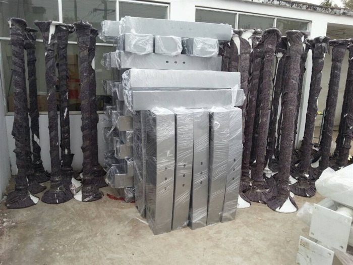 仿羅馬柱路名牌